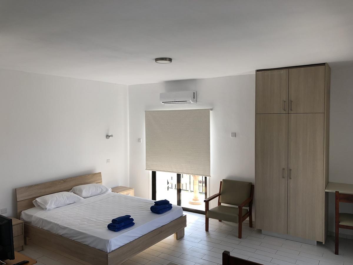 Kasapis Apts Larnaca Ngoại thất bức ảnh