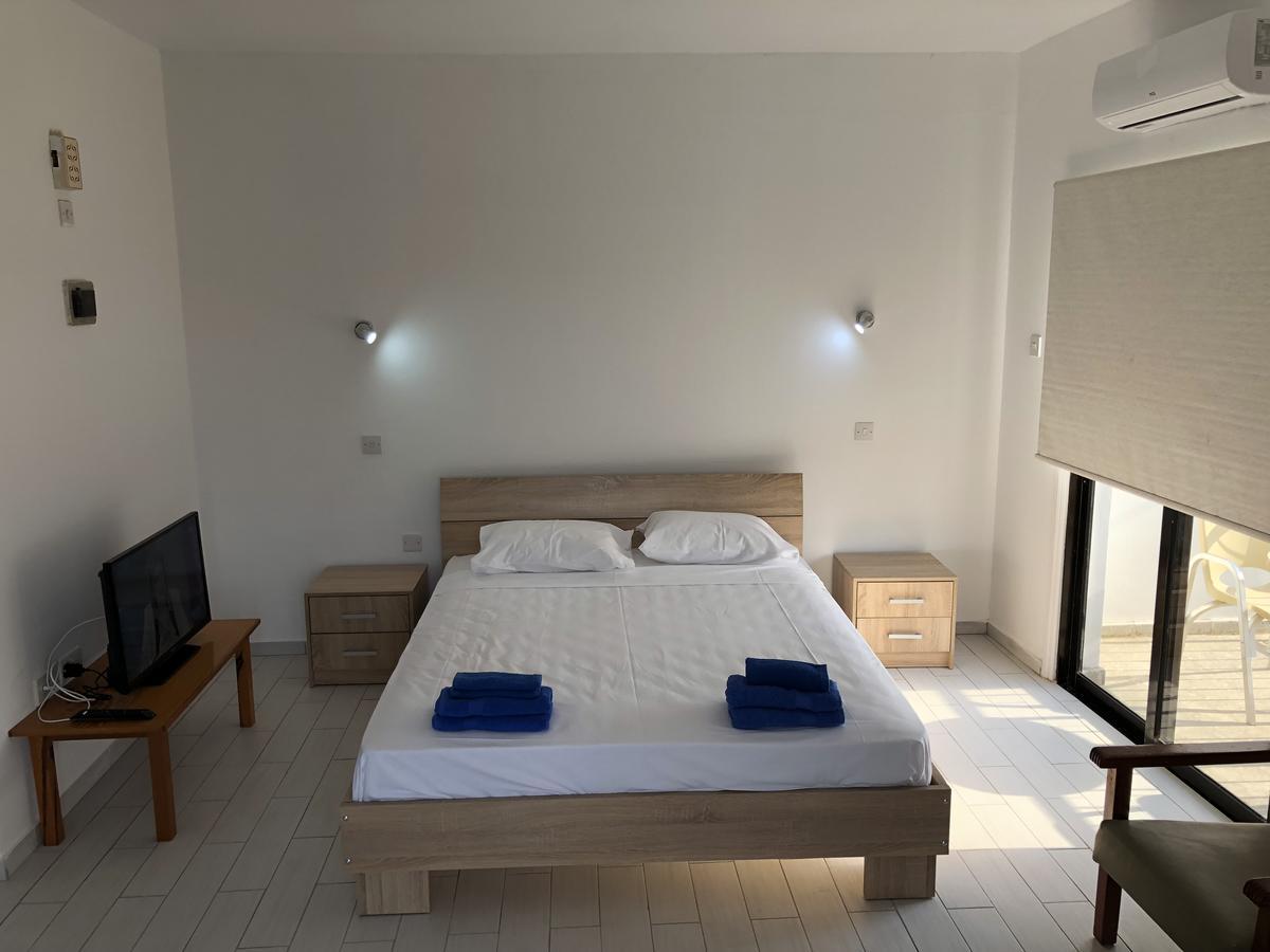Kasapis Apts Larnaca Ngoại thất bức ảnh